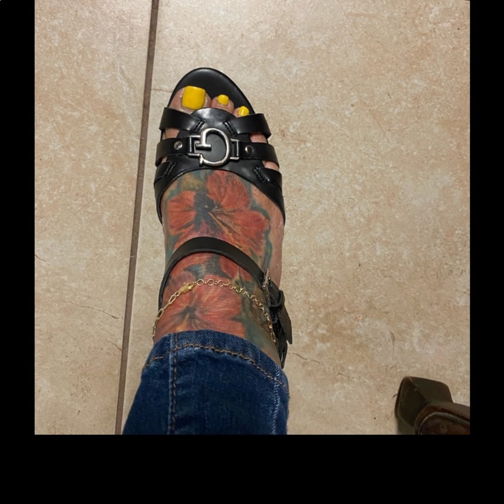 Guess wedge shoes brand new size 8